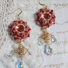 Rubini BO ricamati con cristalli Sawarovski, perline perlate, timbri in filigrana e ganci per orecchie in oro 14 carati